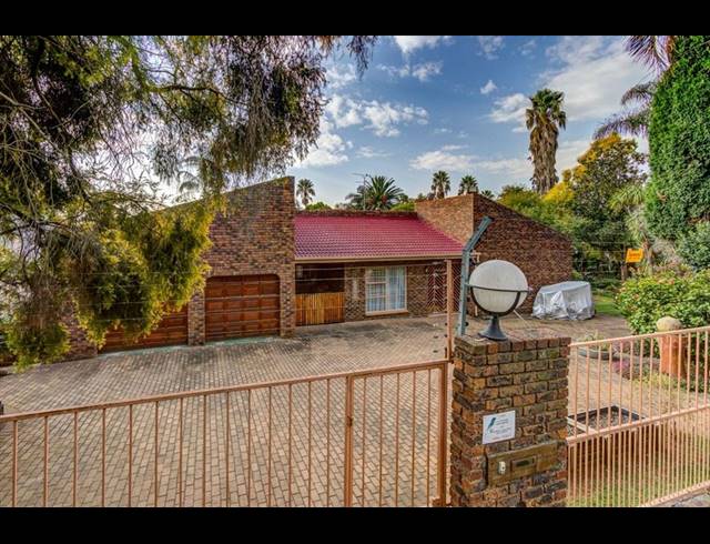 4 BEDROOM HOUSE FOR SALE IN EDLEEN